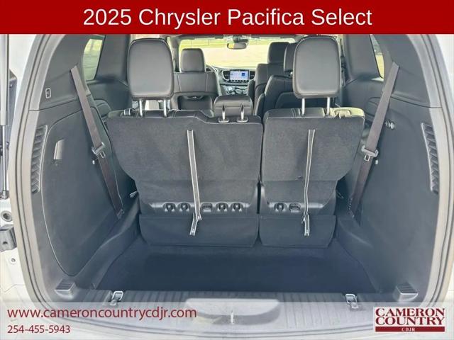 2025 Chrysler Pacifica Select