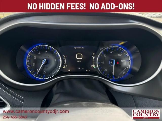 2025 Chrysler Pacifica Select