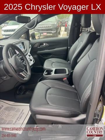 2025 Chrysler Voyager LX