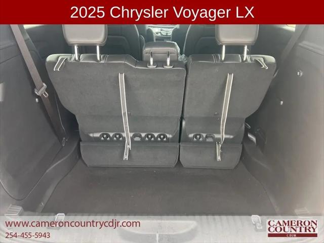 2025 Chrysler Voyager LX