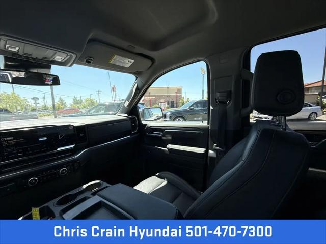 2025 GMC Sierra 1500 4WD Crew Cab Short Box SLT
