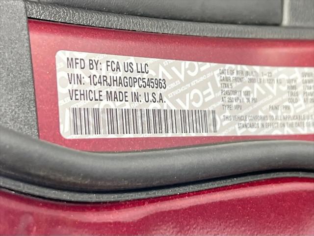 2023 Jeep Grand Cherokee Laredo 4x4