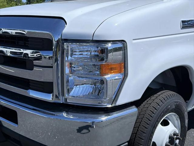 2027 Ford E-Series Cutaway E-450