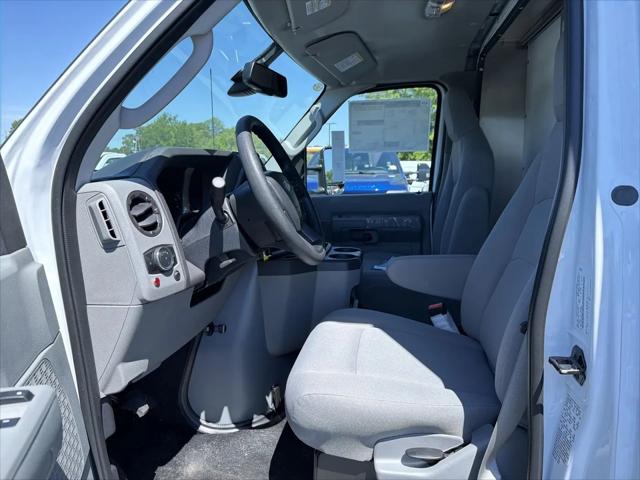 2027 Ford E-Series Cutaway E-450