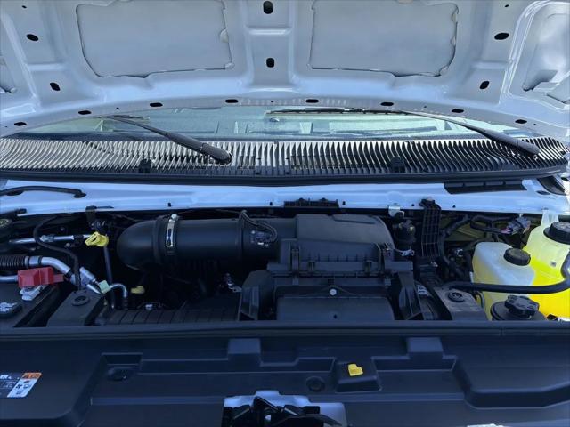 2027 Ford E-Series Cutaway E-450