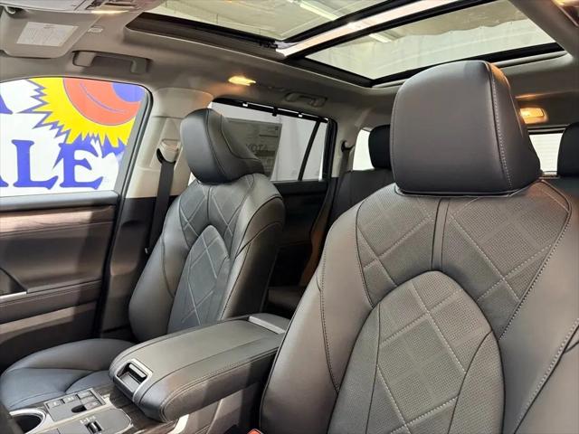 2026 Toyota Highlander Hybrid Platinum