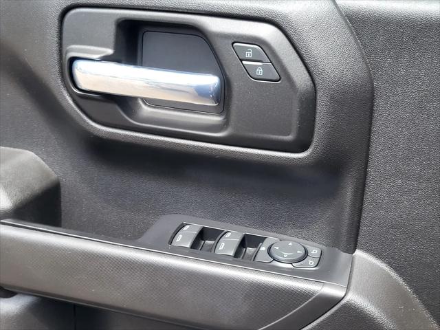 2021 Chevrolet Silverado 1500 4WD Crew Cab Standard Bed Custom