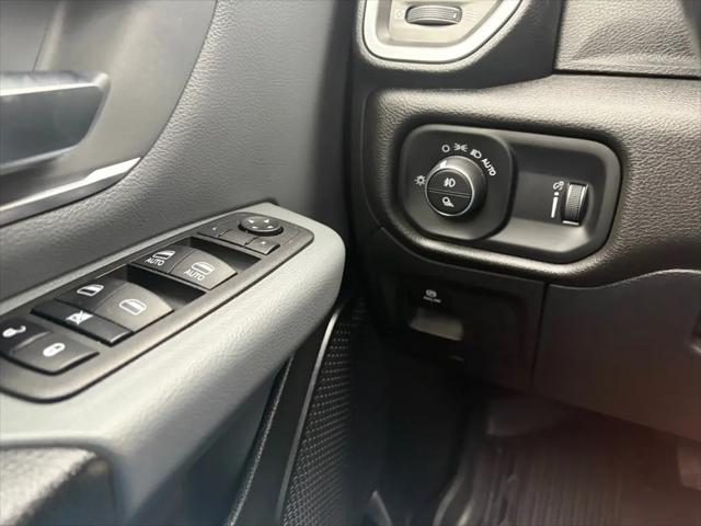 2022 Ram 1500 Big Horn Crew Cab 4x4 5'7" Box
