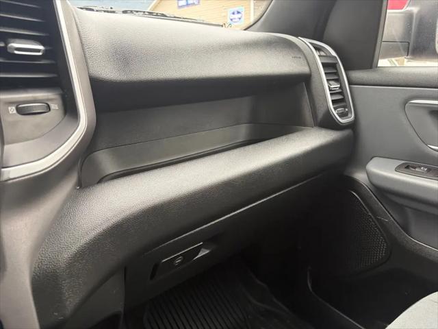 2022 Ram 1500 Big Horn Crew Cab 4x4 5'7" Box