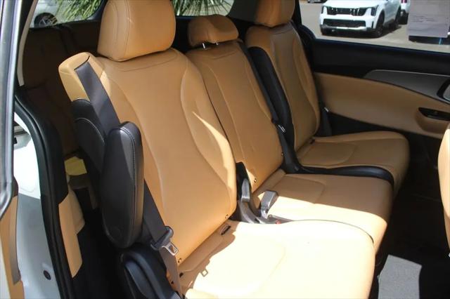 2022 Kia Carnival MPV LX Seat Package