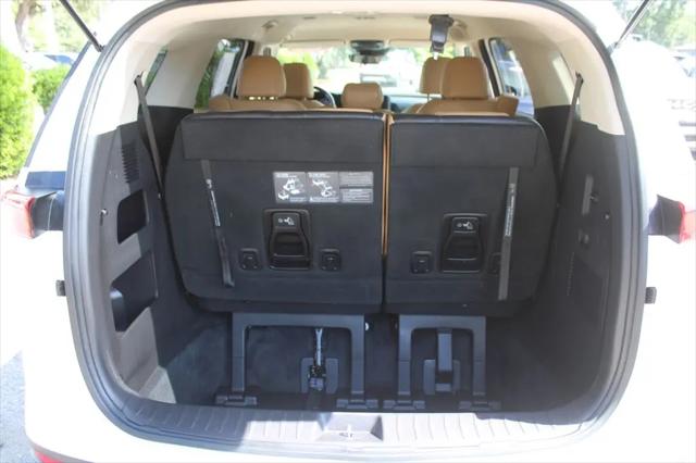 2022 Kia Carnival MPV LX Seat Package
