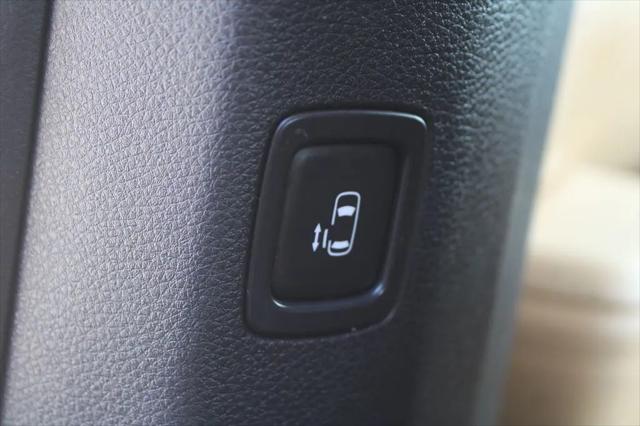 2022 Kia Carnival MPV LX Seat Package