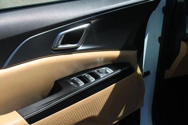 2022 Kia Carnival MPV LX Seat Package