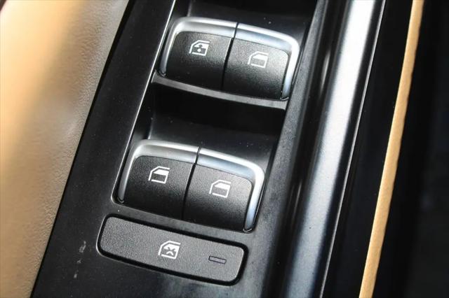 2022 Kia Carnival MPV LX Seat Package