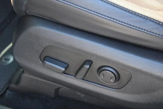 2022 Kia Carnival MPV LX Seat Package