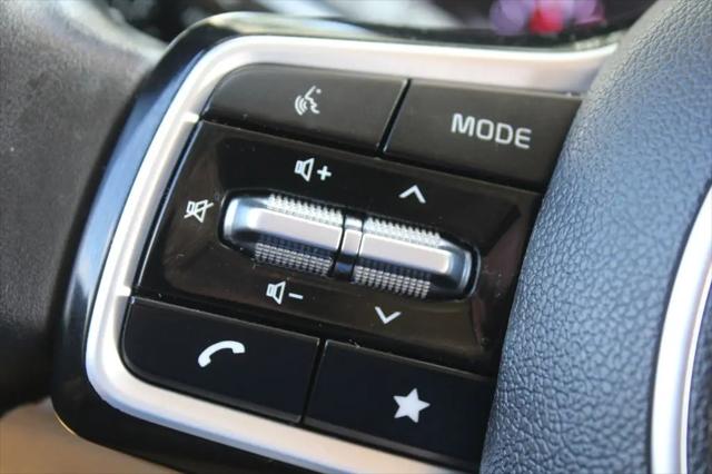 2022 Kia Carnival MPV LX Seat Package