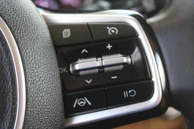 2022 Kia Carnival MPV LX Seat Package