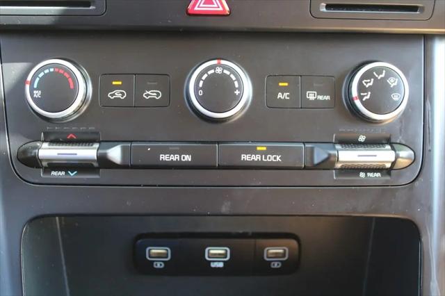 2022 Kia Carnival MPV LX Seat Package