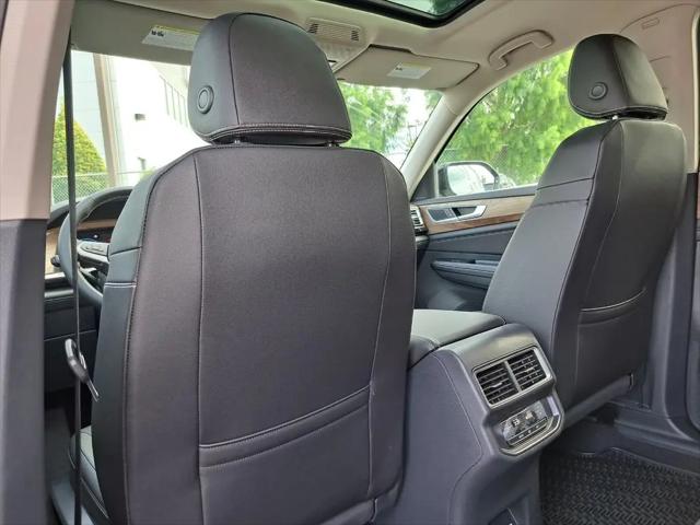 2026 Volkswagen Atlas SE with Technology