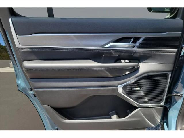 2026 Jeep Grand Wagoneer 4x2