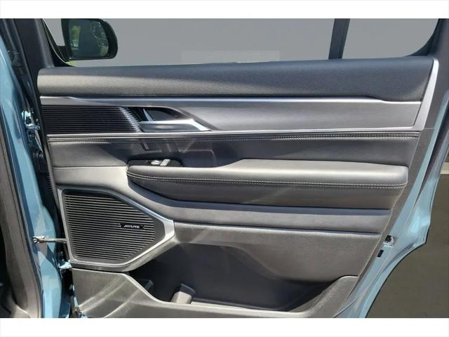 2026 Jeep Grand Wagoneer 4x2