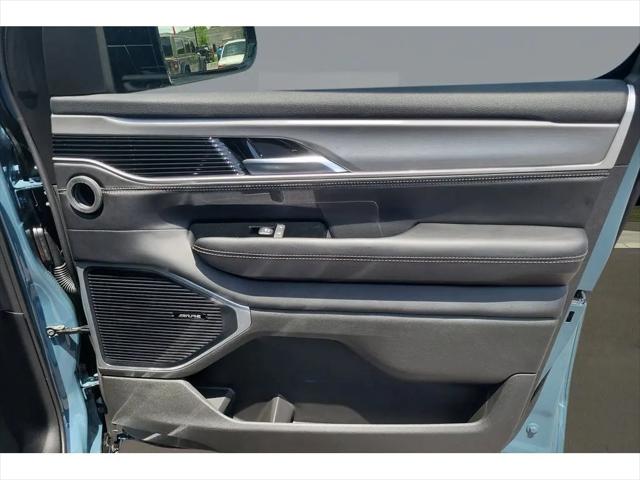2026 Jeep Grand Wagoneer 4x2