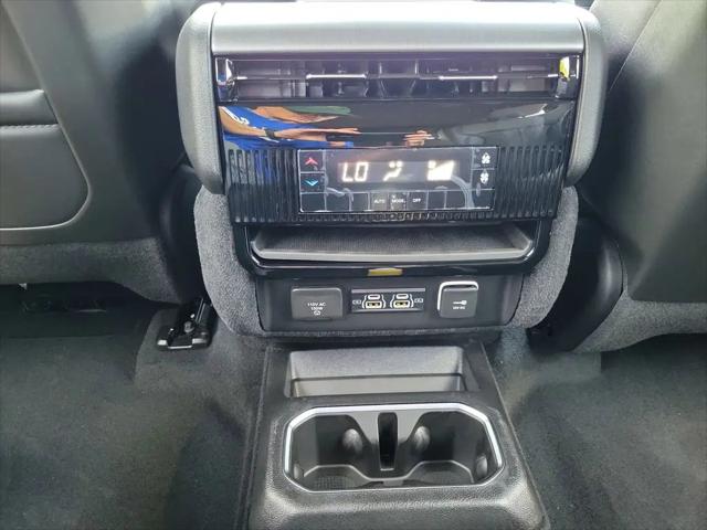 2026 Jeep Grand Wagoneer 4x2