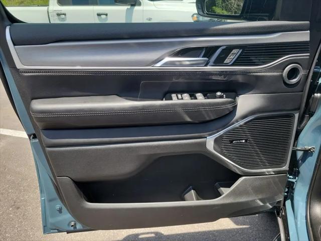 2026 Jeep Grand Wagoneer 4x2