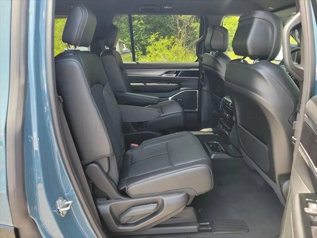 2026 Jeep Grand Wagoneer 4x2
