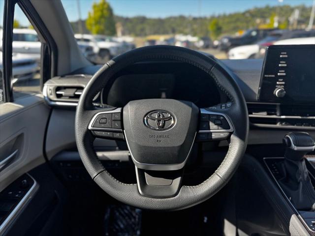 2023 Toyota Sienna XLE