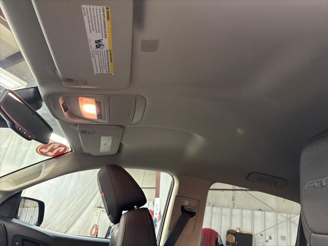2022 GMC Canyon 4WD Crew Cab Short Box AT4 - Cloth
