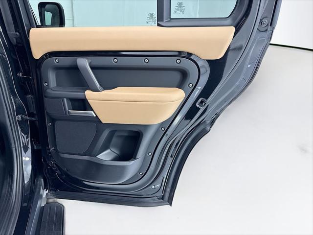 2026 Land Rover Defender P400 X-Dynamic SE