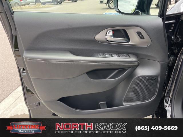 2027 Chrysler Pacifica Limited