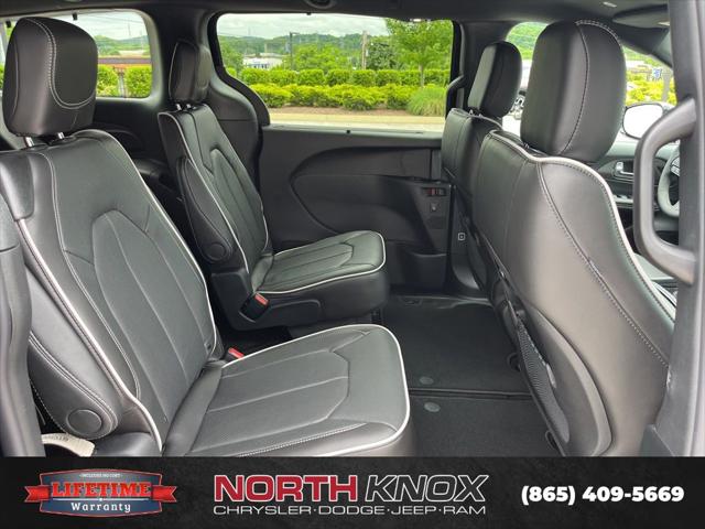 2027 Chrysler Pacifica Limited