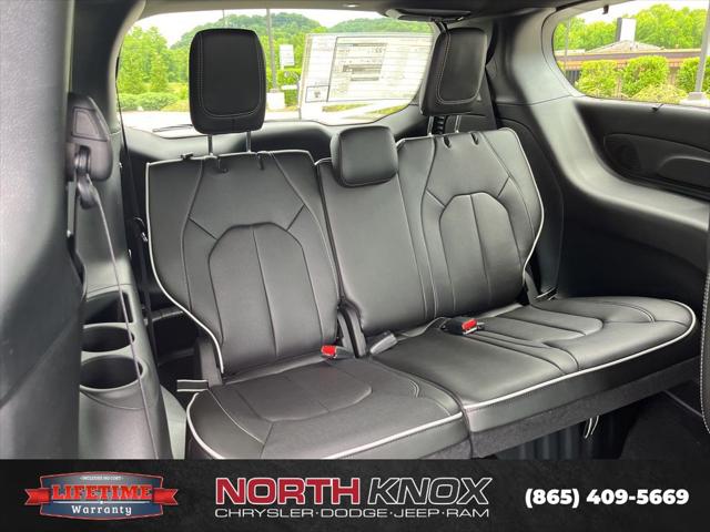 2027 Chrysler Pacifica Limited