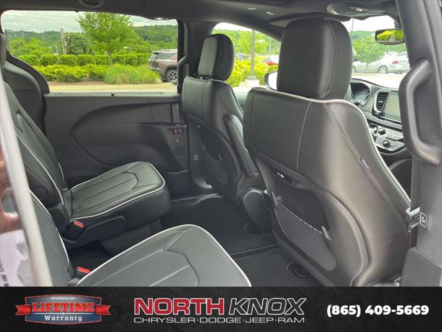2027 Chrysler Pacifica Limited