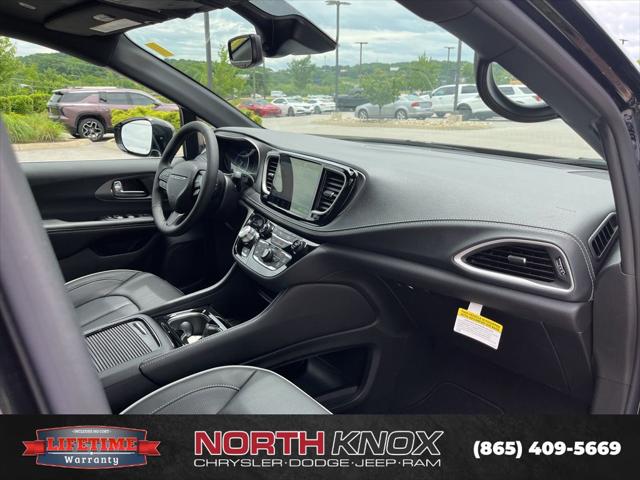 2027 Chrysler Pacifica Limited