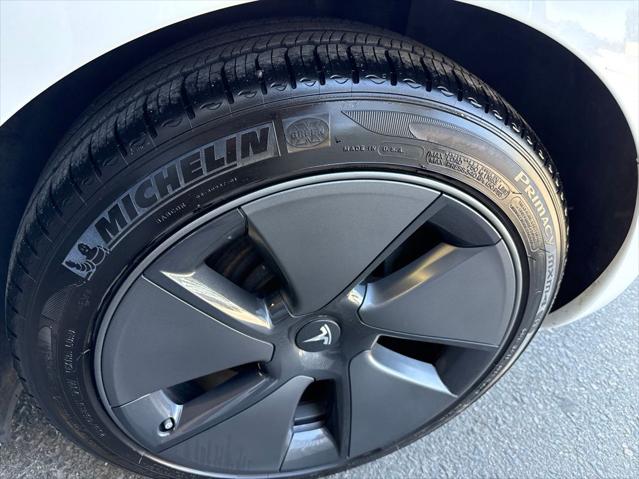 2021 Tesla Model 3 Standard Range Plus Rear-Wheel Drive