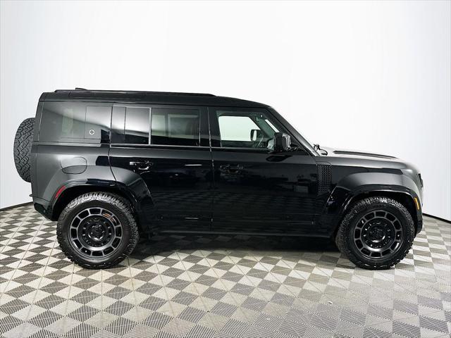 2026 Land Rover Defender P635 OCTA Black