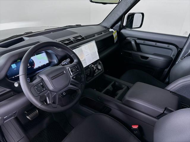 2026 Land Rover Defender P635 OCTA Black