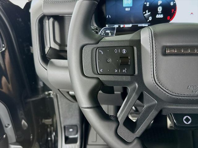 2026 Land Rover Defender P635 OCTA Black