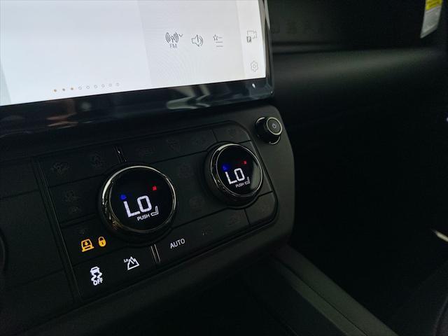 2026 Land Rover Defender P635 OCTA Black