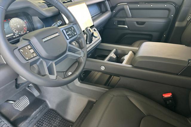 2026 Land Rover Defender P400 X-Dynamic SE