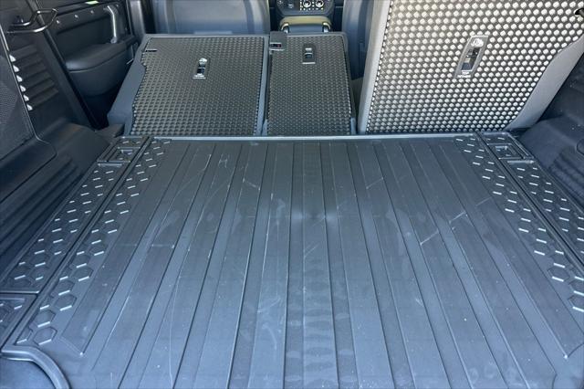 2026 Land Rover Defender P400 X-Dynamic SE