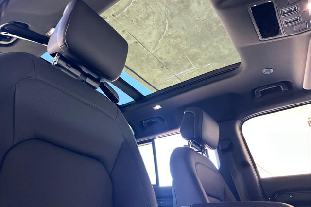 2026 Land Rover Defender P400 X-Dynamic SE