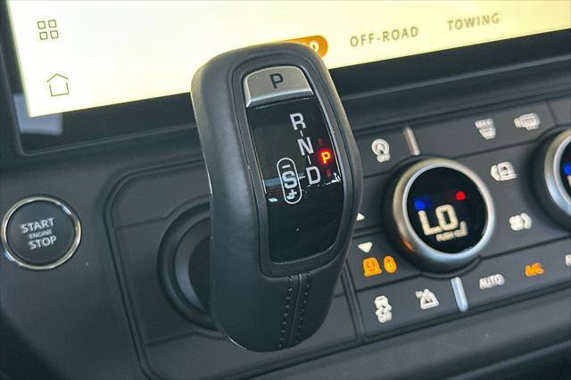 2026 Land Rover Defender P400 X-Dynamic SE