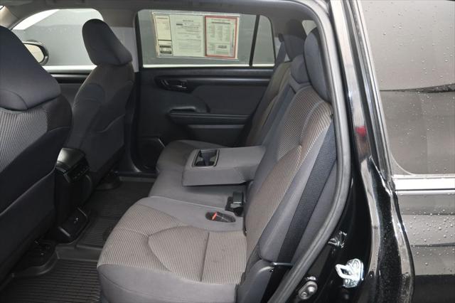 2025 Toyota Highlander LE