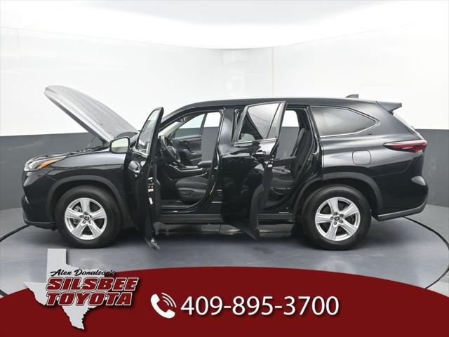 2025 Toyota Highlander LE