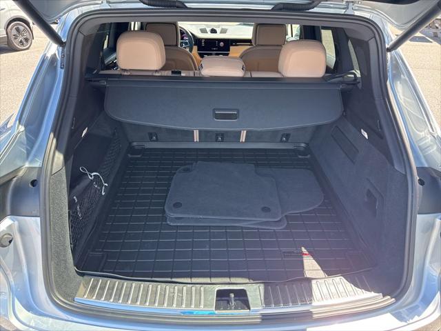 2023 Porsche Cayenne Base