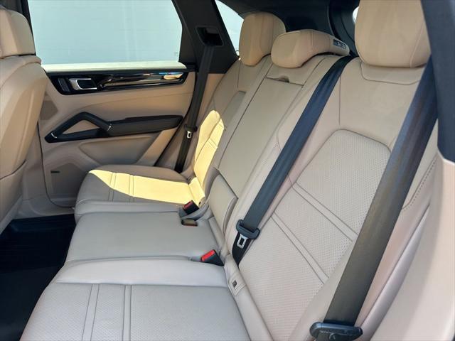 2023 Porsche Cayenne Base